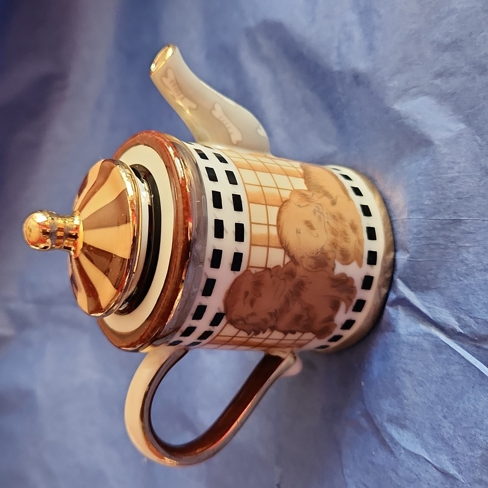 Vivian Chan Brown Puppies Mini Small Teapot